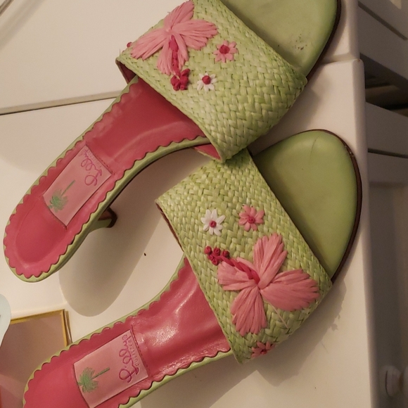 Shoes - Picture 4 of 4